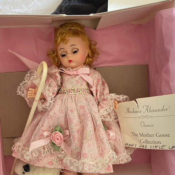Madame Alexander Mary had a Little Lamb - Picture 1 of 4